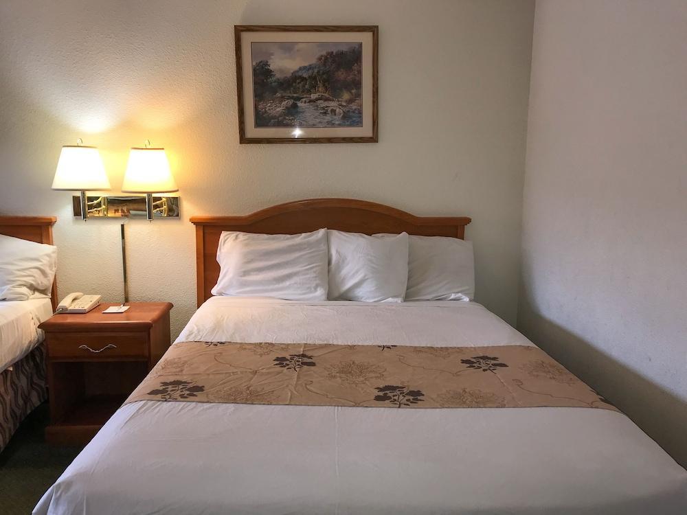 Americas Best Value Inn - Пендлтон Экстерьер фото