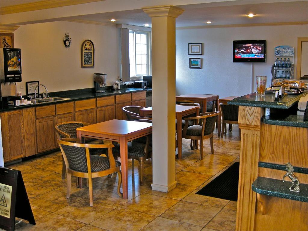 Americas Best Value Inn - Пендлтон Экстерьер фото
